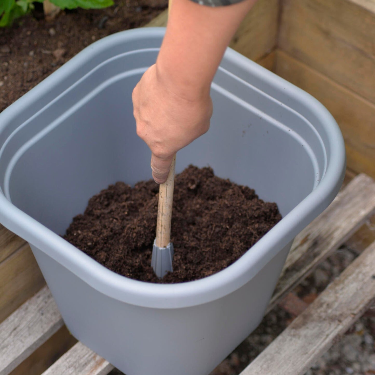 Selvvanningspotte med planteholder – 8 liter