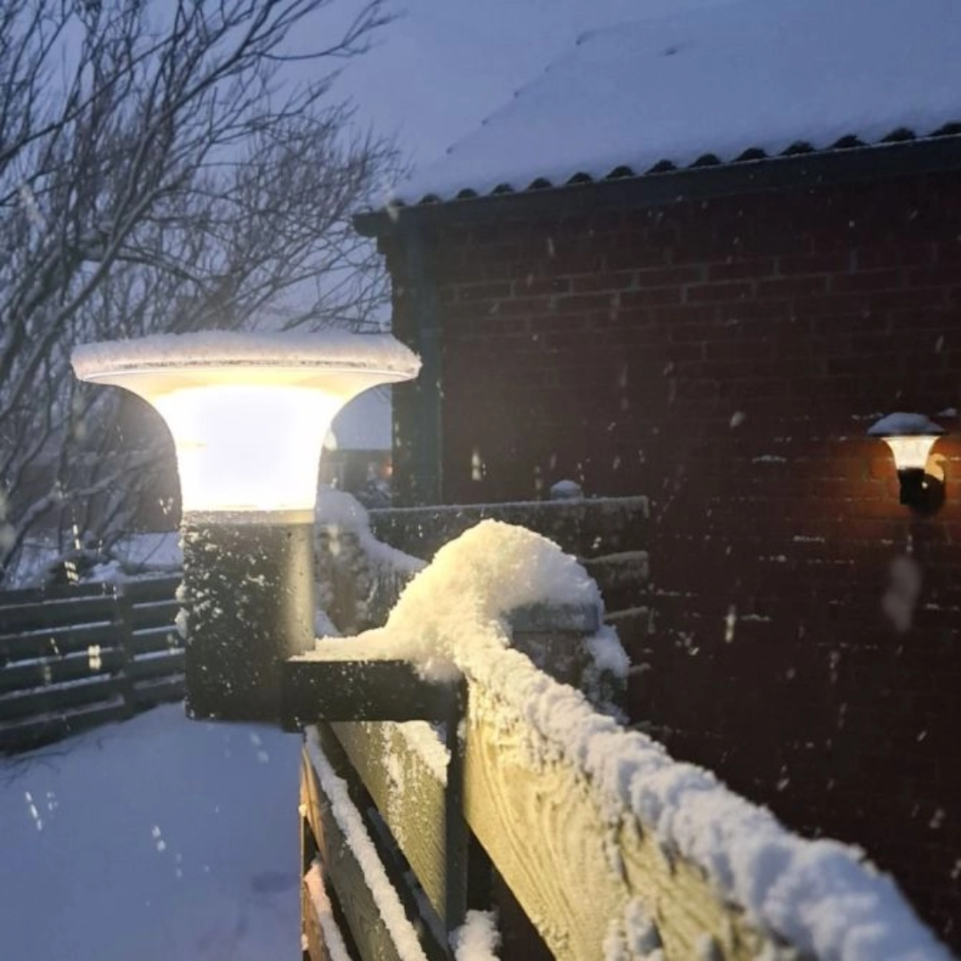 Helios PRO solcelledrevet vegglampe med sensor
